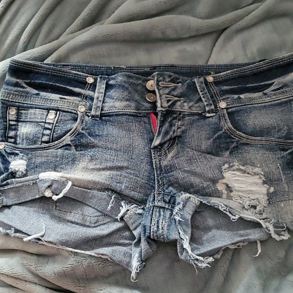 Ripped stretch Jean Shorts